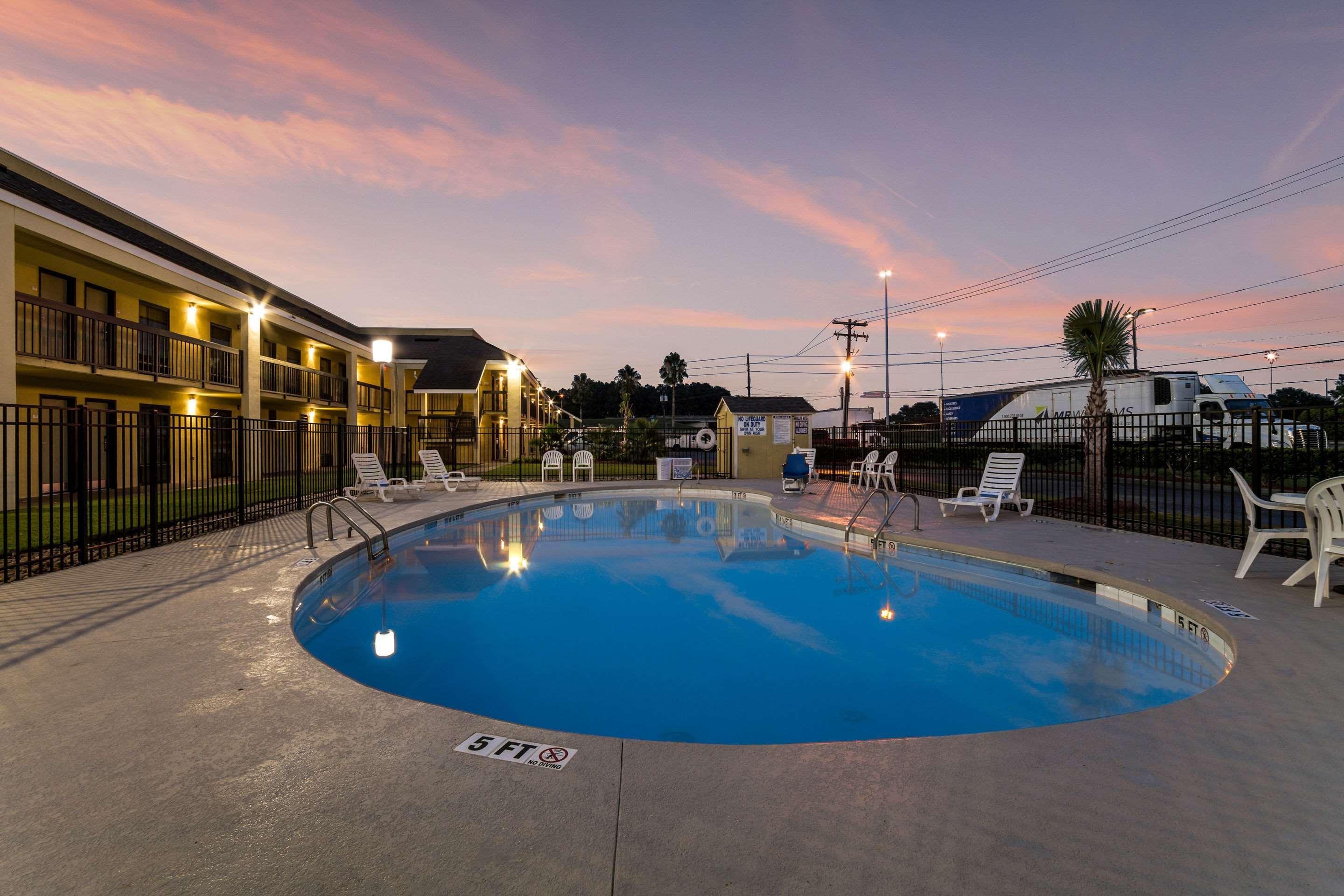 Quality Inn Coliseum North Charleston Exteriör bild